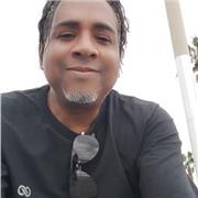 Profesor de Matemáticas con más de 20 años de experiencia, imparte clases a niños y jóvenes niveles Básico, Medio y superior